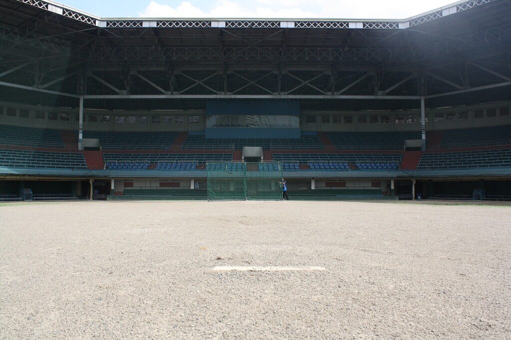 File:Pitcher's mound.JPG — illustrative image