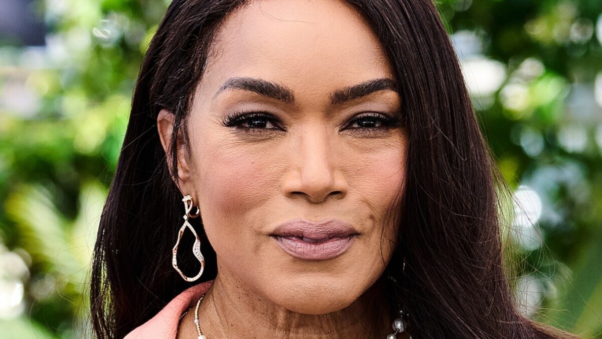 Angela Bassett Returns as Marie Laveau in American Horror Story Season 13