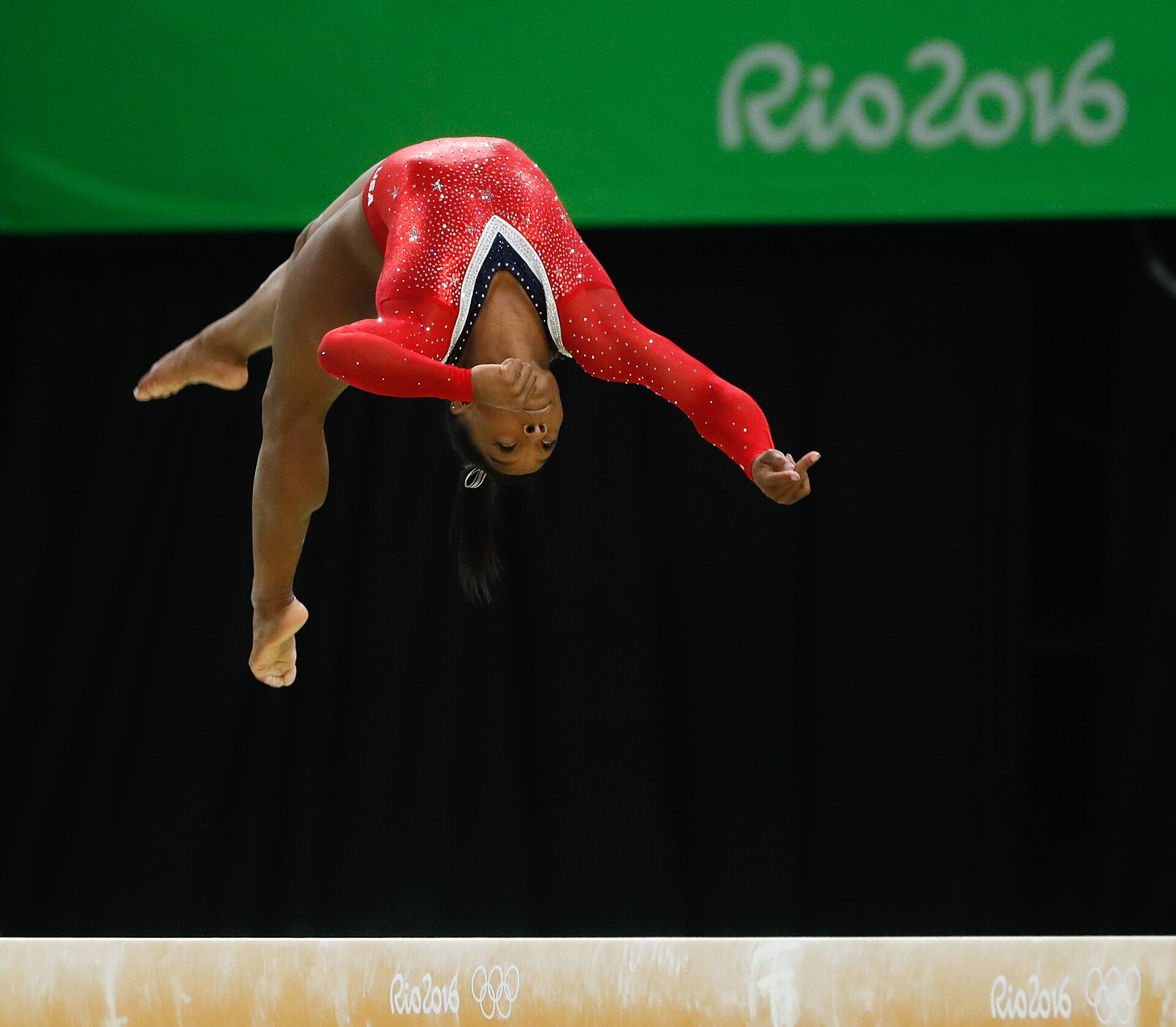 Simone Biles Cheers On Jonathan Owens At London NFL Game