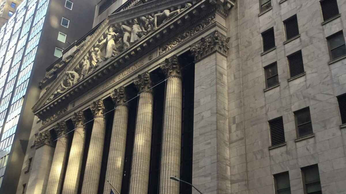 Palantir Focus Intensifies as Goldman Sachs Upgrades Stock
